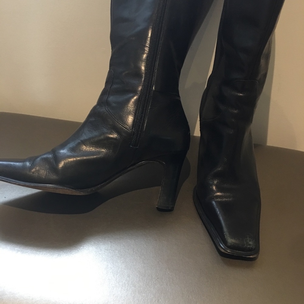 Black boots